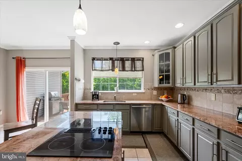 Kitchen - 304 Morlyn Dr, Stephenson, VA 22656 photo 4 of 6