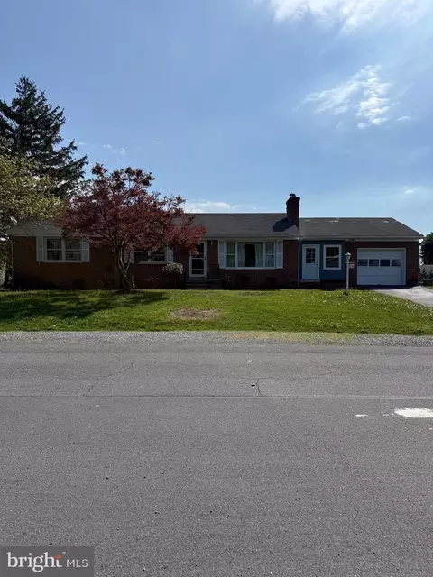 131 Country Club Cir, Winchester, VA 22602