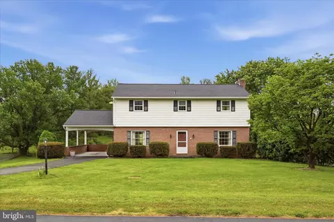 103 Cambridge Pl, Winchester, VA 22601