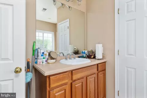Bath - 326 Morlyn Dr, Stephenson, VA 22656 photo 2 of 4