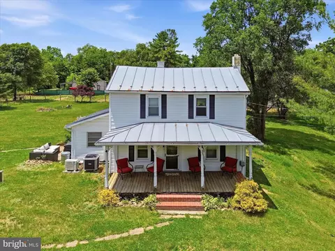 116 Country Ln, Clear Brook, VA 22624
