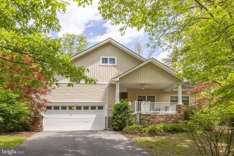 107 Sunset Cir, Cross Junction, VA 22625