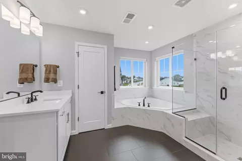 Bath - 159 Abrams Pointe Blvd, Winchester, VA 22602 photo 1 of 4