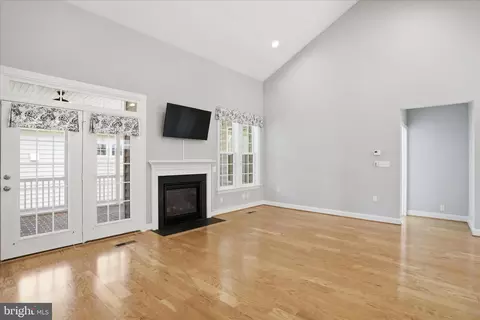 Living - 104 Poppy Dr, White Post, VA 22663 photo 2 of 3