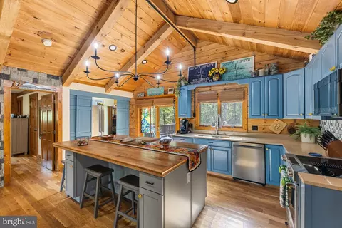 Kitchen - 140 Pine Tree Ct, Gore, VA 22637 photo 4 of 4