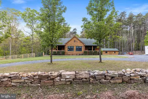 140 Pine Tree Ct, Gore, VA 22637