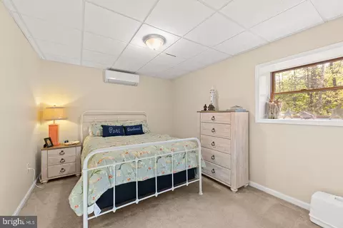 Bedroom - 140 Pine Tree Ct, Gore, VA 22637 photo 6 of 7