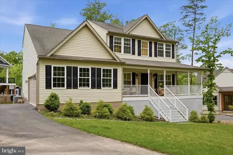 514 Sleigh Dr, Cross Junction, VA 22625