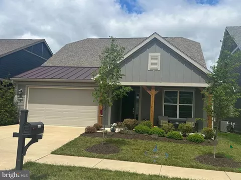 122 Foam Flower Dr, Lake Frederick, VA 22630