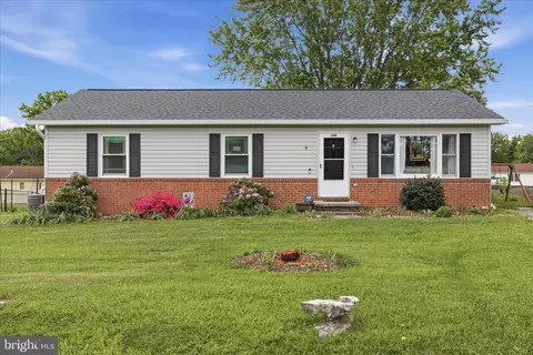 106 Lakeview Ct, Stephens City, VA 22655
