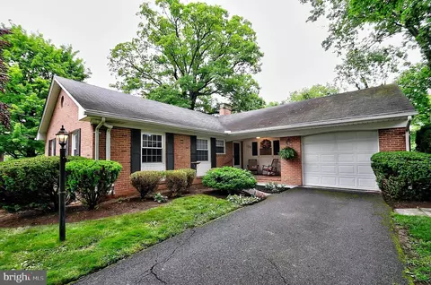 122 Armstrong Pl, Winchester, VA 22602