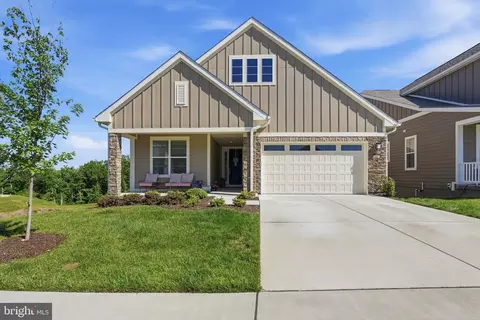 110 Pipit Ct, Lake Frederick, VA 22630