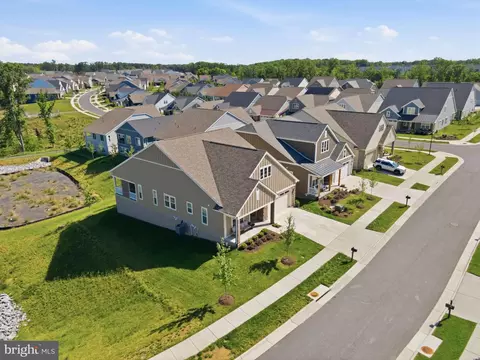 110 Pipit Ct, Lake Frederick, VA 22630