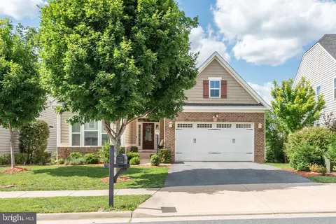 104 Atlantis Ln, Lake Frederick, VA 22630