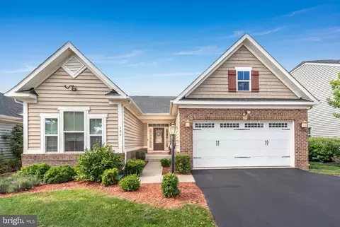 104 Atlantis Ln, Lake Frederick, VA 22630