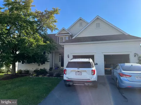 104 Hayvenhurst Ct, Stephens City, VA 22655