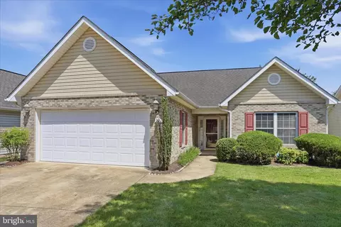 127 Spanish Oak Rd, Stephens City, VA 22655