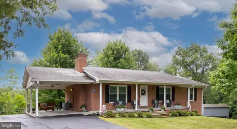 201 Woodridge Ln, Winchester, VA 22603