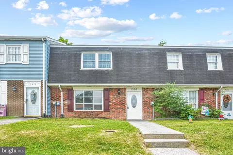 206 Ash Hollow Dr, Winchester, VA 22602