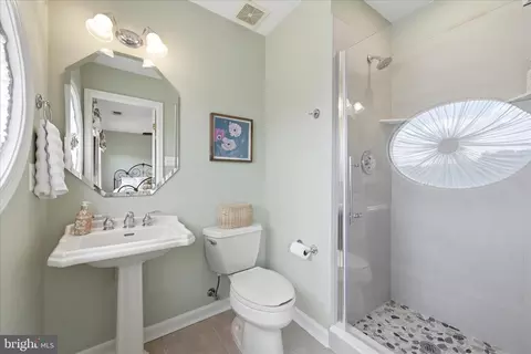 Bath - 144 Widener Dr, Winchester, VA 22603 photo 6 of 8