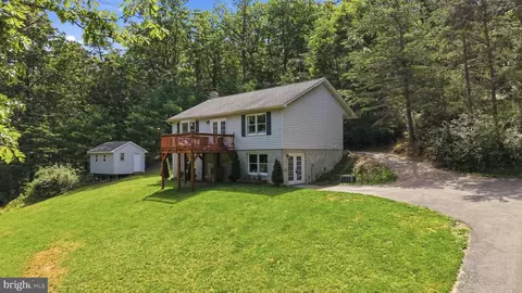 1210 Logger Dr, Gore, VA 22637