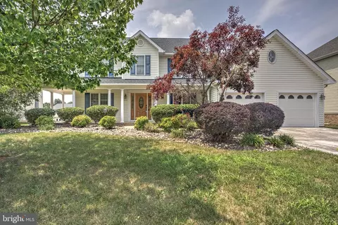211 Flanagan Dr, Winchester, VA 22602