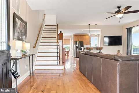 Entry Way - 461 Veterans Rd, Middletown, VA 22645 photo 1 of 23