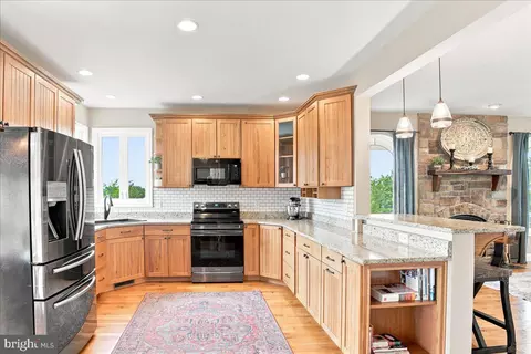 Kitchen - 461 Veterans Rd, Middletown, VA 22645 photo 3 of 13