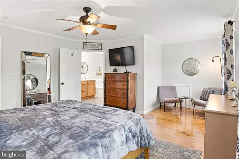 Bedroom - 461 Veterans Rd, Middletown, VA 22645 photo 2 of 23