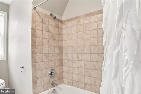 Bath - 461 Veterans Rd, Middletown, VA 22645 photo 15 of 20