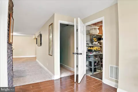 Entry Way - 461 Veterans Rd, Middletown, VA 22645 photo 20 of 23