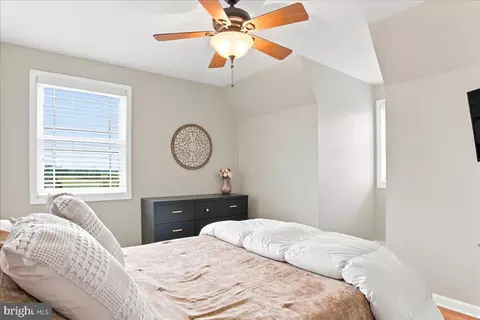 Bedroom - 461 Veterans Rd, Middletown, VA 22645 photo 23 of 23