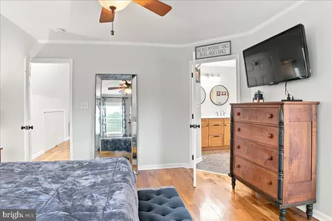 Bedroom - 461 Veterans Rd, Middletown, VA 22645 photo 8 of 23
