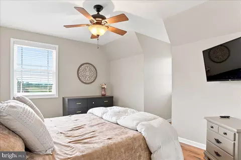 Bedroom - 461 Veterans Rd, Middletown, VA 22645 photo 15 of 23