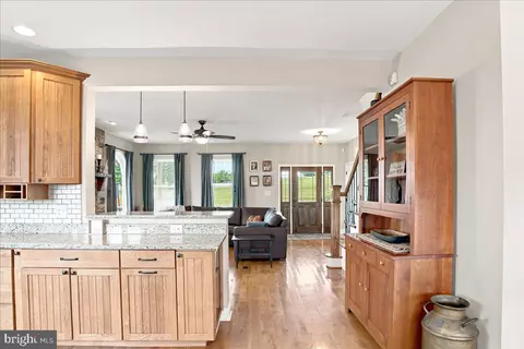 Entry Way - 461 Veterans Rd, Middletown, VA 22645 photo 6 of 23