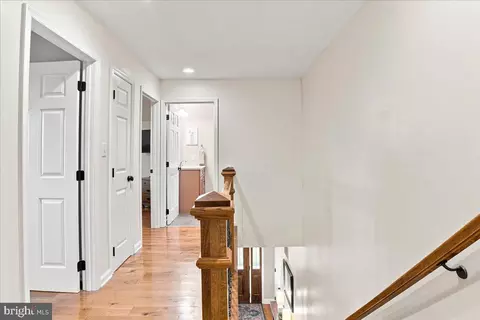Entry Way - 461 Veterans Rd, Middletown, VA 22645 photo 14 of 23