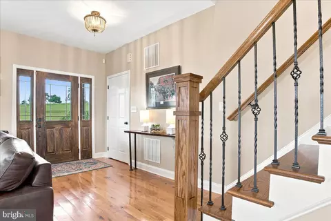 Entry Way - 461 Veterans Rd, Middletown, VA 22645 photo 4 of 23