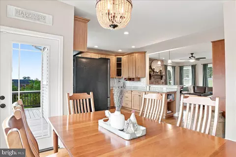 Dining - 461 Veterans Rd, Middletown, VA 22645 photo 2 of 5