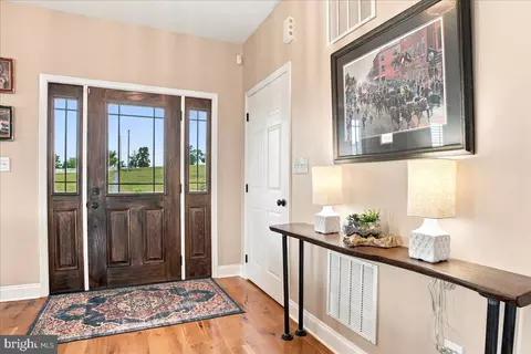 Entry Way - 461 Veterans Rd, Middletown, VA 22645 photo 5 of 23