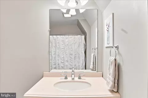 Bath - 461 Veterans Rd, Middletown, VA 22645 photo 17 of 20