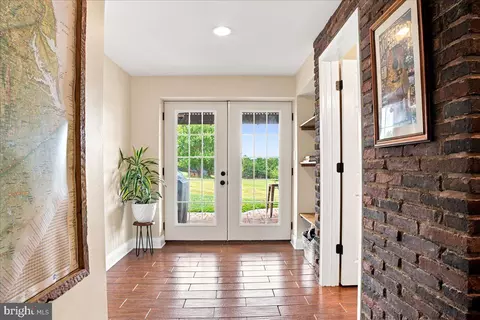 Entry Way - 461 Veterans Rd, Middletown, VA 22645 photo 19 of 23