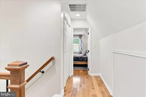 Entry Way - 461 Veterans Rd, Middletown, VA 22645 photo 12 of 23
