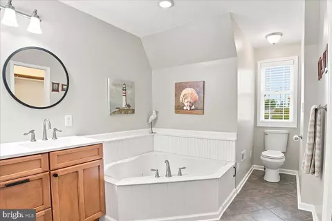Bath - 461 Veterans Rd, Middletown, VA 22645 photo 4 of 20