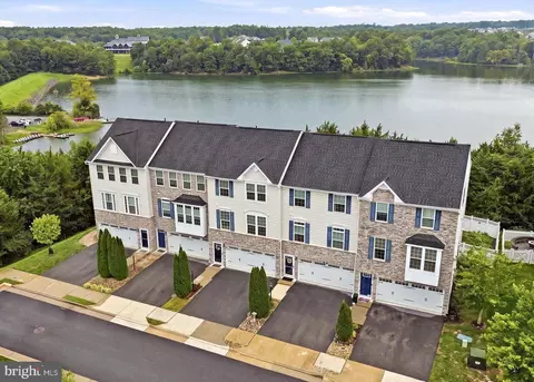 105 Fritillary Ct, Lake Frederick, VA 22630