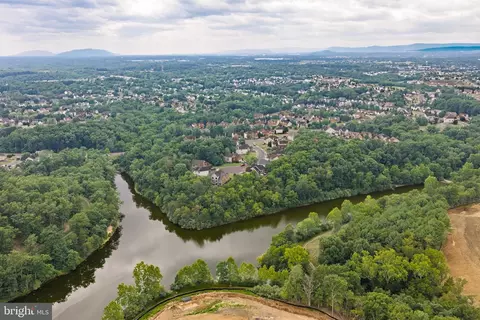 342 Canyon Rd, Winchester, VA 22602