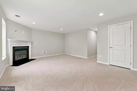 Living - 102 Argyle Ct, Stephenson, VA 22656 photo 5 of 7