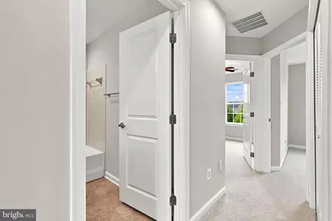 Entry Way - 102 Argyle Ct, Stephenson, VA 22656 photo 7 of 12