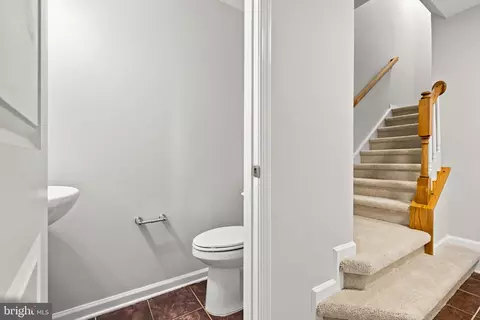 Entry Way - 102 Argyle Ct, Stephenson, VA 22656 photo 10 of 12