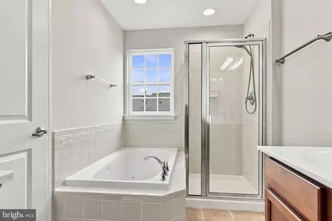 Bath - 102 Argyle Ct, Stephenson, VA 22656 photo 1 of 4