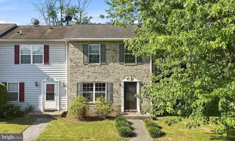 200 Freeton Ct, Stephens City, VA 22655